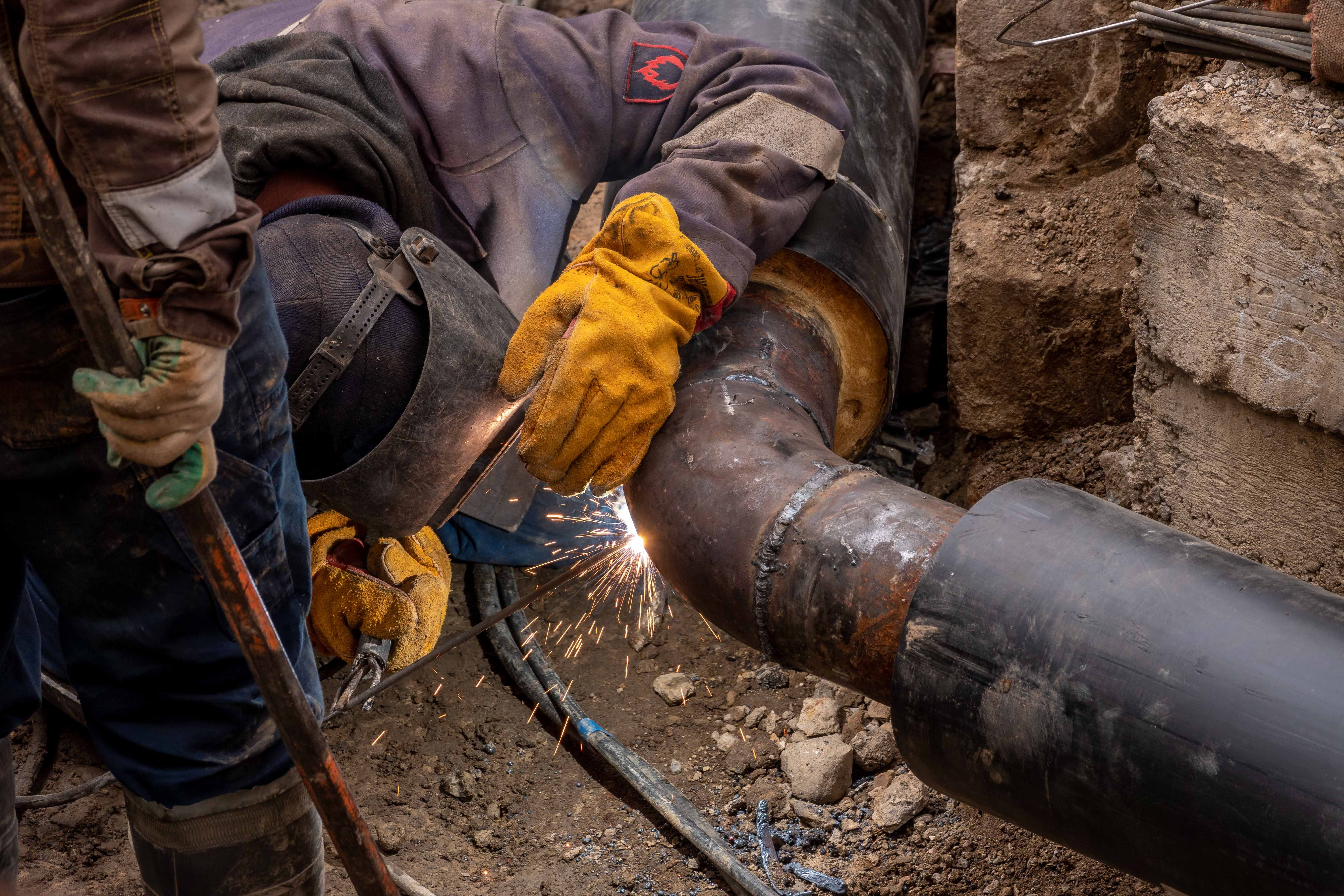 Trench Pipe Welding
